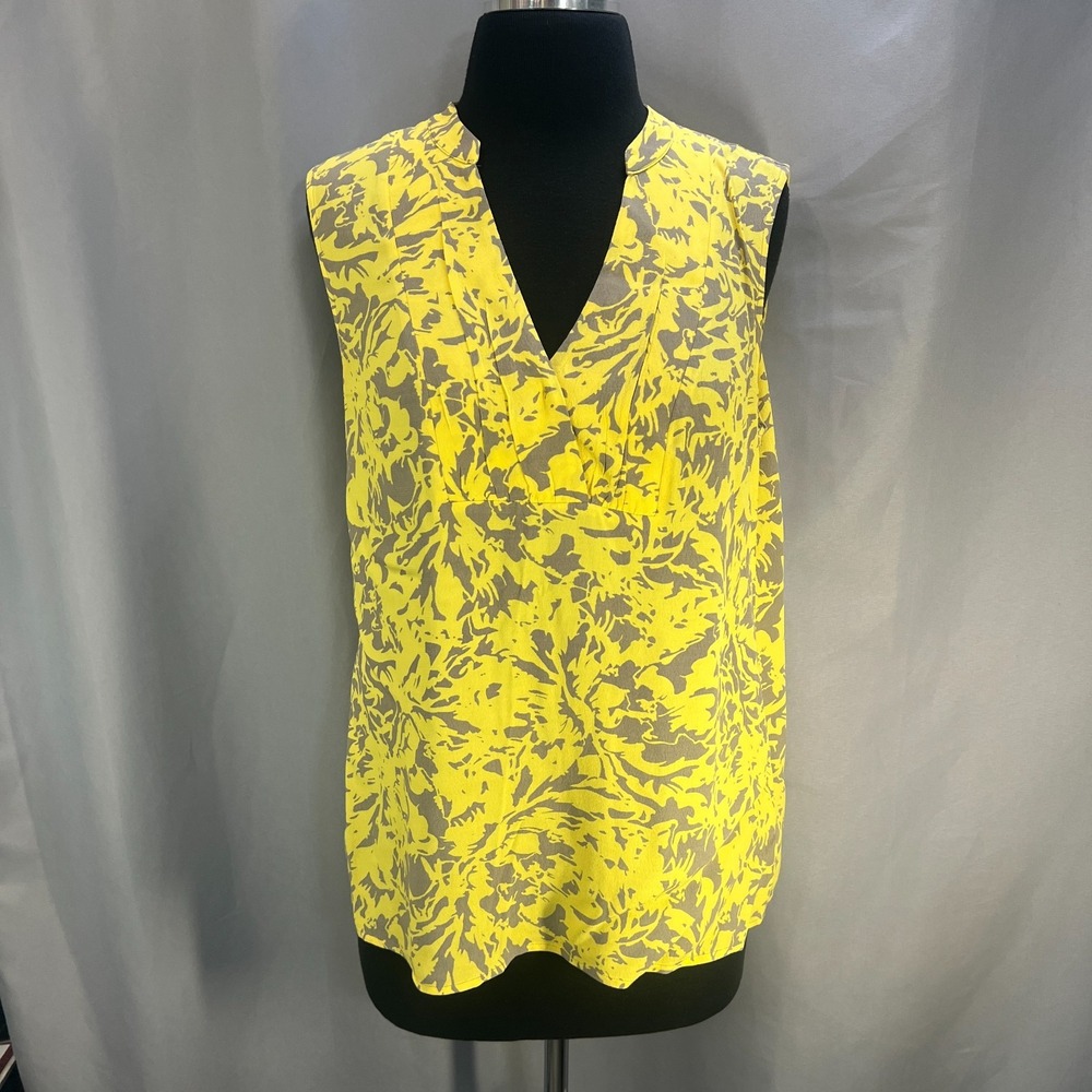 Banana Republic Pleated Blouse Top Women 8 Yellow Floral Print V Neck Sleeveless
